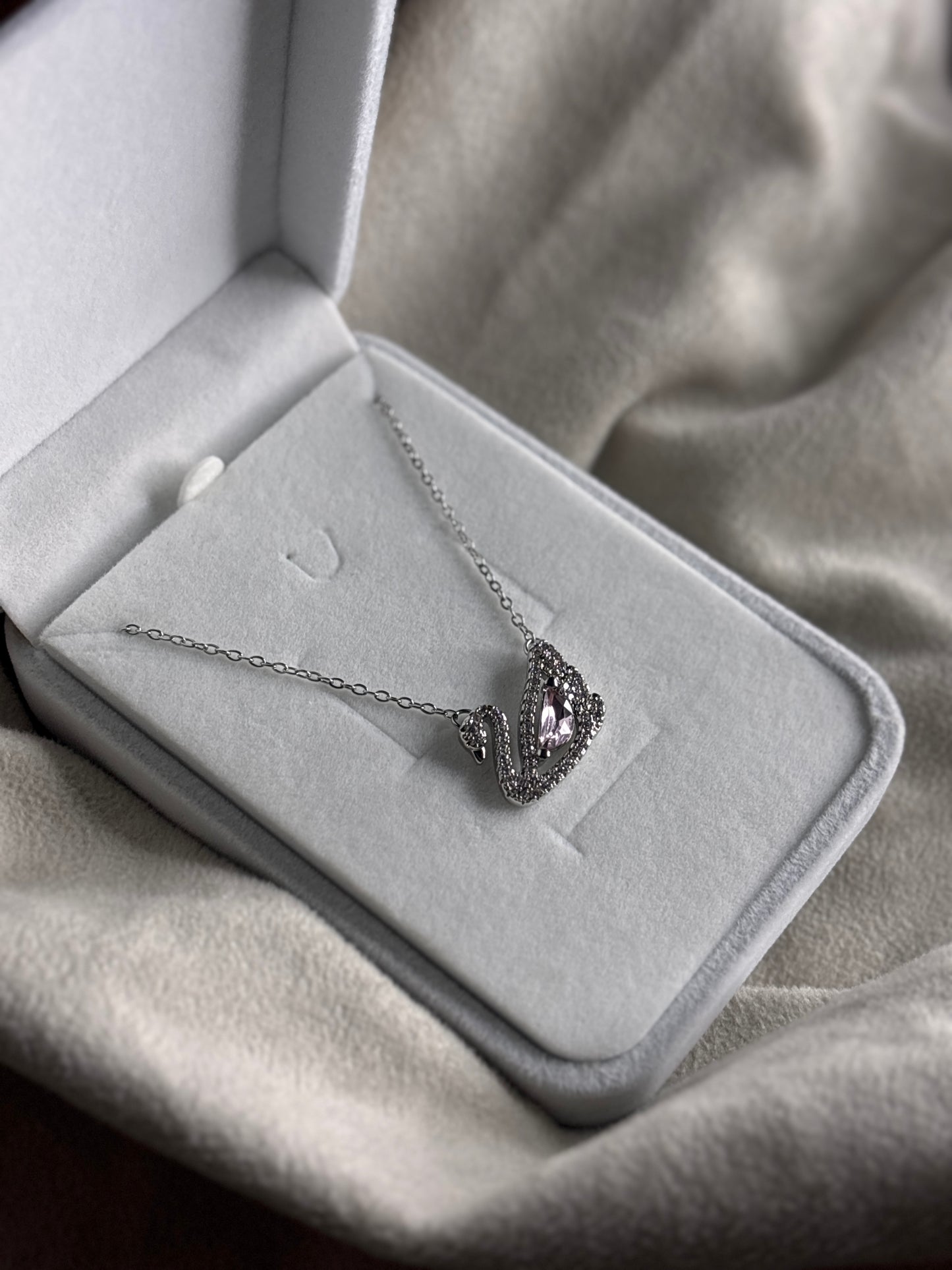 Necklace rose