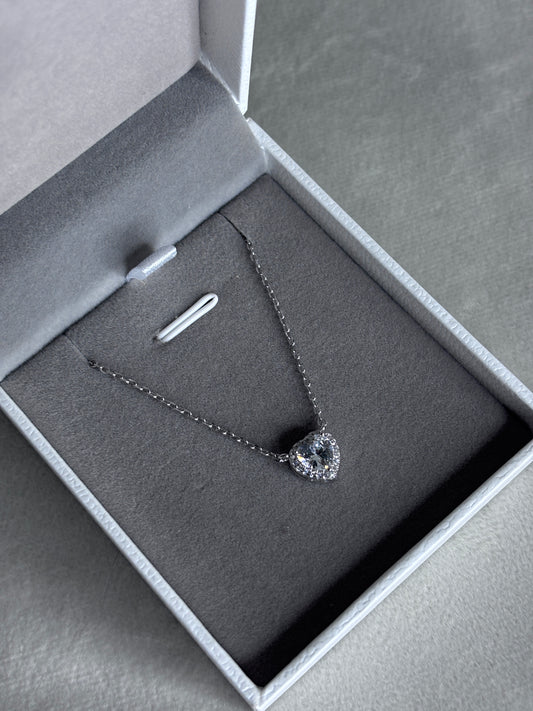 Necklace blanc